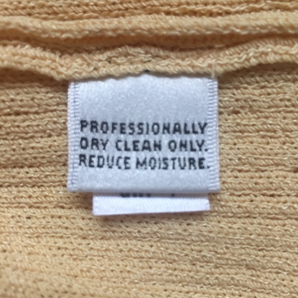 St. John M goldenrod textured ribbed shell tank - Picture 7 of 8